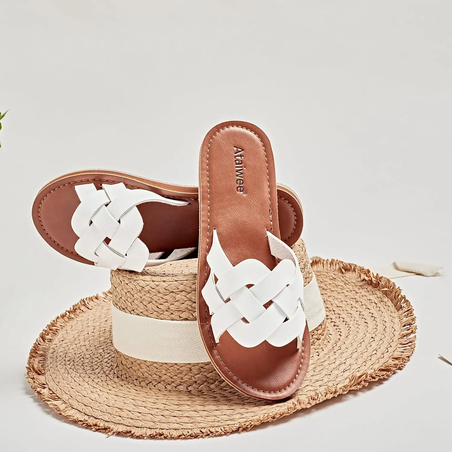 Ataiwee Women's Flat Slide Sandals - Fashion Slip On Flat Summer Shoes.