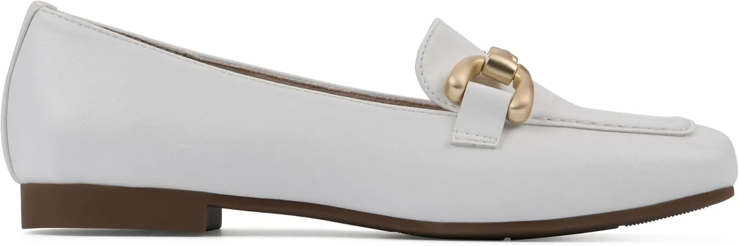 CLIFFS BY WHITE MOUNTAIN Women's Bestow Moc-Toe Loafer Flat