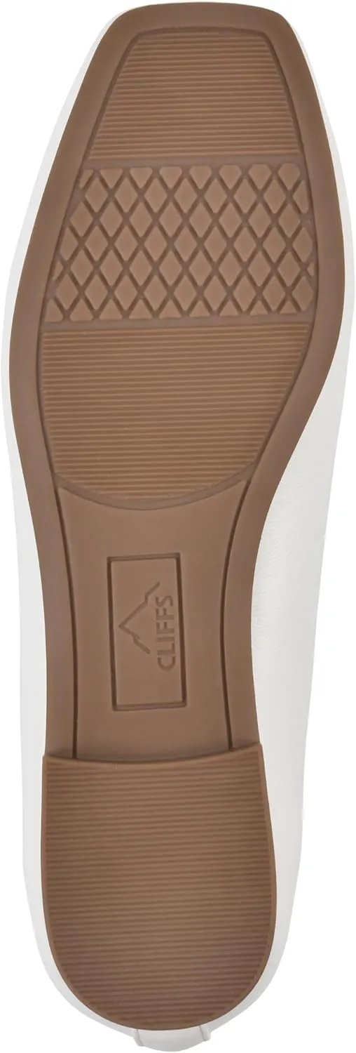 CLIFFS BY WHITE MOUNTAIN Women's Bestow Moc-Toe Loafer Flat