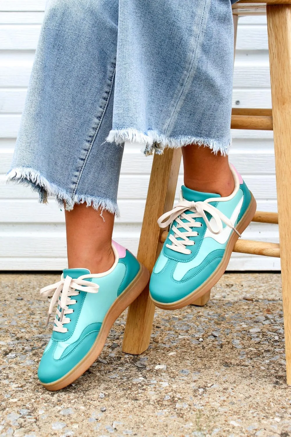 Forever Link Modern-12 Women's Low Top Lady Sneakers Lace-up Fashion Shoes