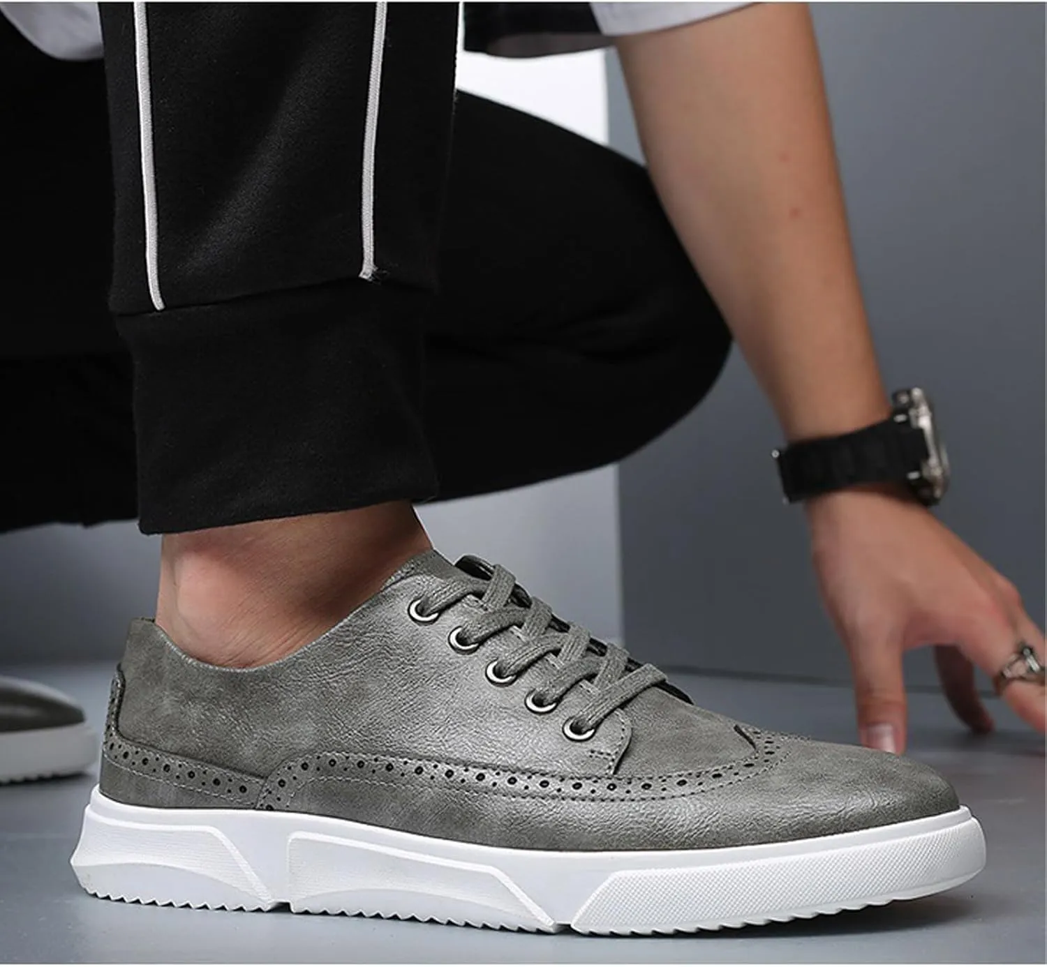 Men's Leather Flat Oxford Sneakers Fashion Brogues Wing Tip Lace Up Cap Toe Soft Sole Casual Dress Loafers for Business Office Work