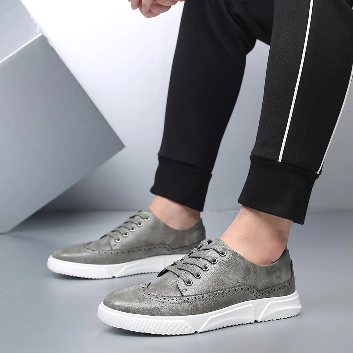 Men's Leather Flat Oxford Sneakers Fashion Brogues Wing Tip Lace Up Cap Toe Soft Sole Casual Dress Loafers for Business Office Work
