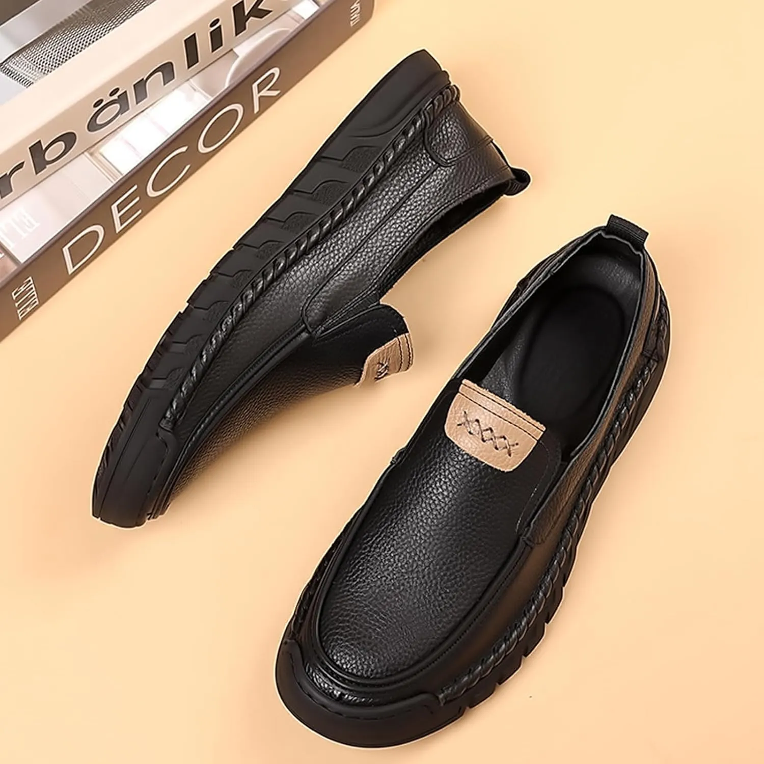 Men's Soft Leather Flat Boat Shoe Round Toe Hand Stitching Soft Platform Anti-Slip Driving Sneakers Outdoor Comfort Lightweight Casual Shoe