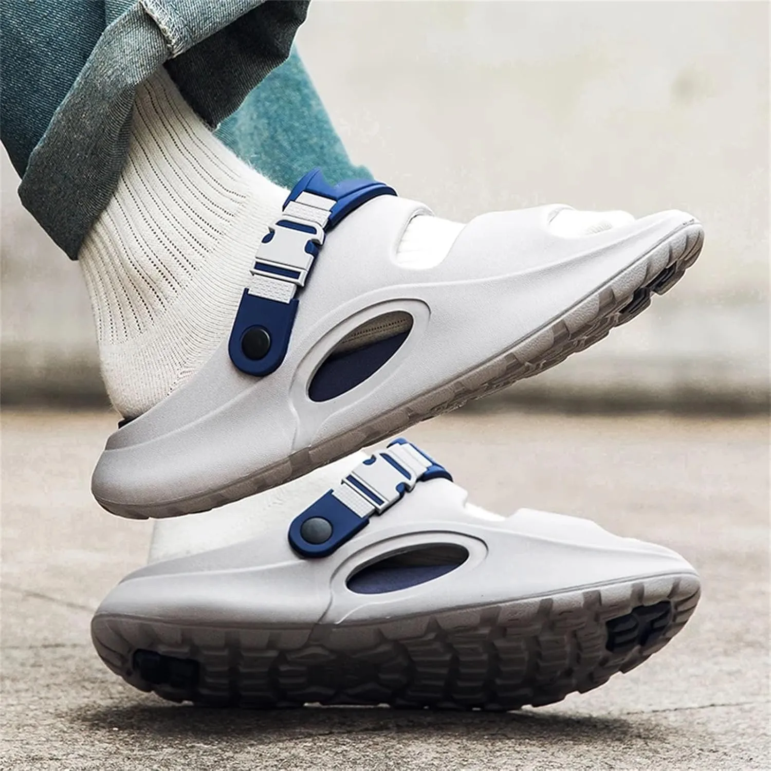 Men's Thick Sole Clogs - Soft Water-Resistant Beach and Garden Shoes