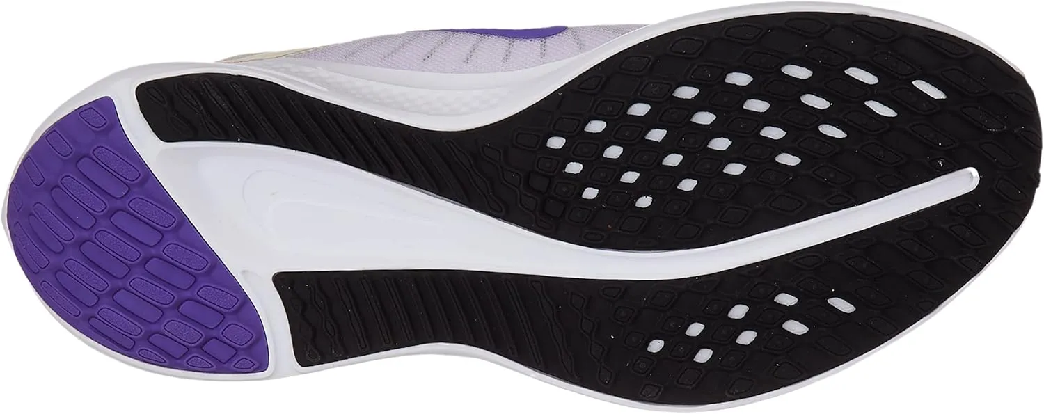 Nike Women's Quest 5 Sneaker