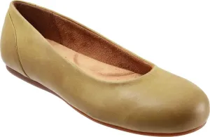SoftWalk Women's Sonoma Ballet Flat