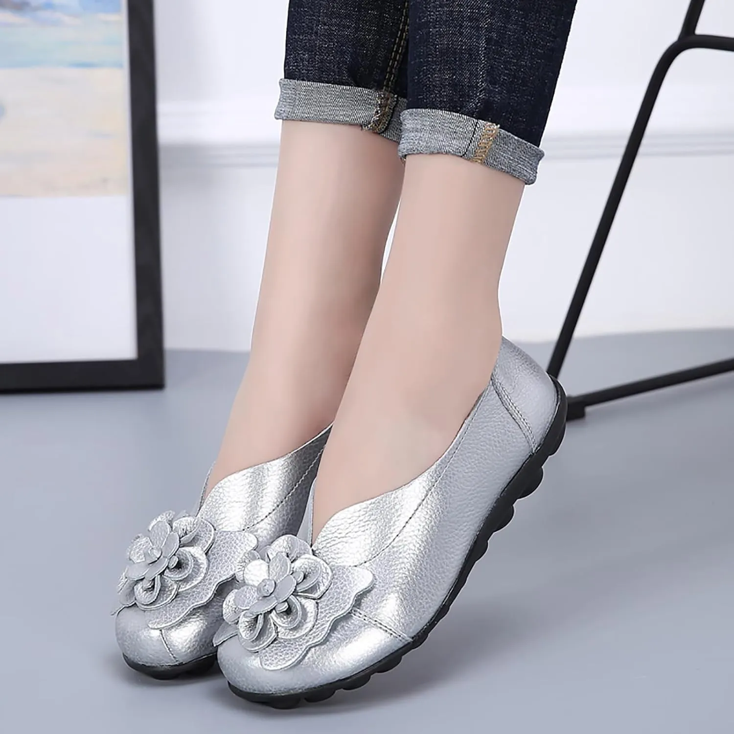 Womens Genuine Leather Loafers Wide Width Slip on Casual Round Toe Moccasins Driving Flats Lightweight Mom Nurse Walking Shoes