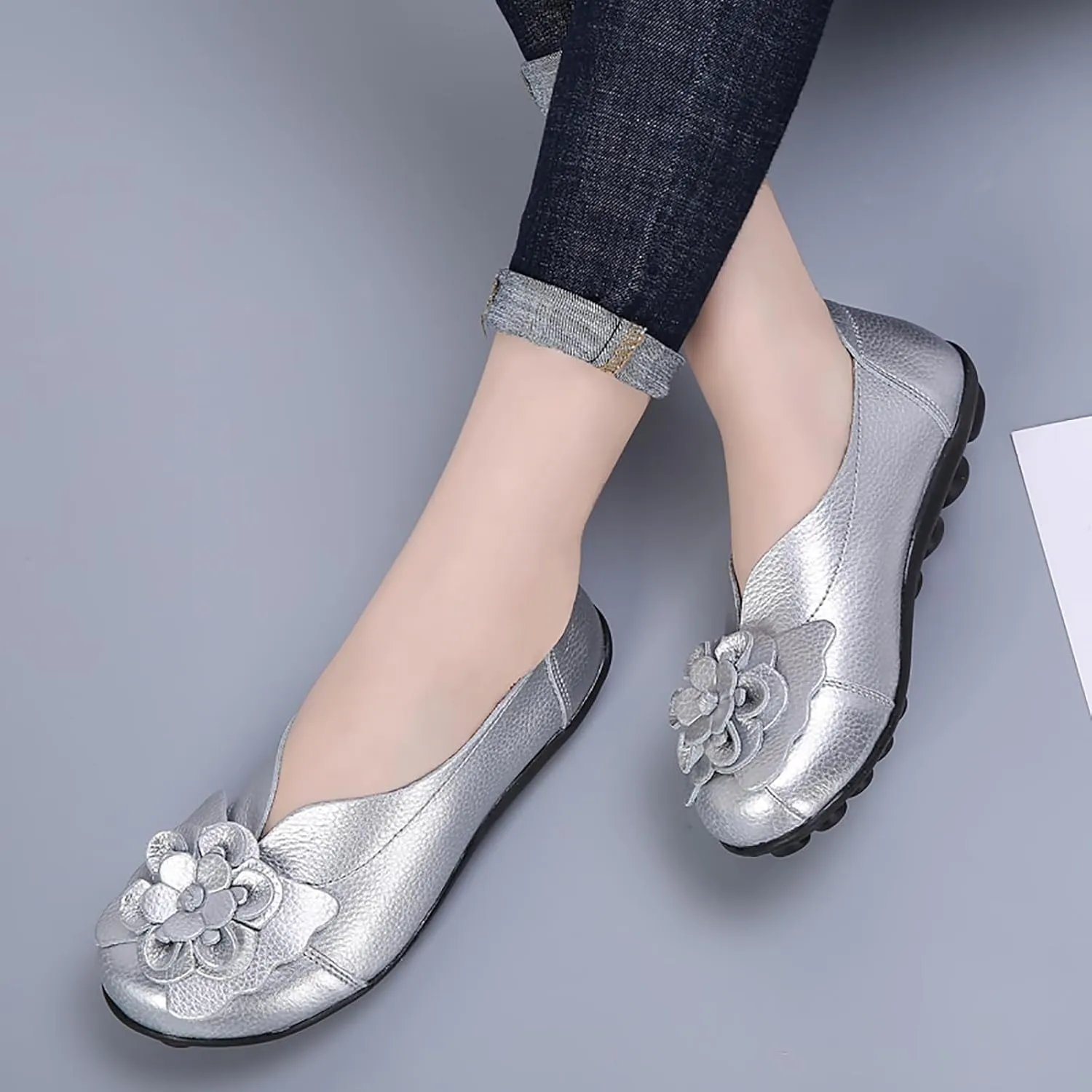 Womens Genuine Leather Loafers Wide Width Slip on Casual Round Toe Moccasins Driving Flats Lightweight Mom Nurse Walking Shoes